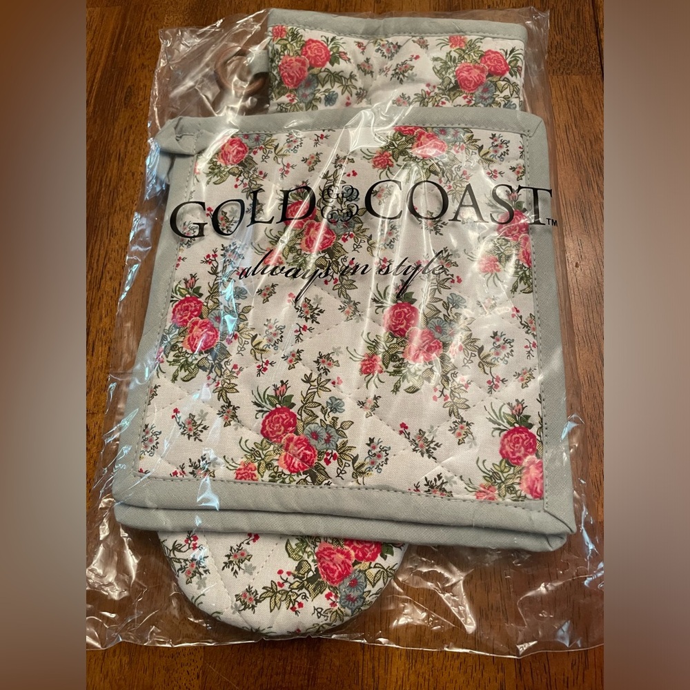 Pot Holder/Oven Mit 3 Piece Gift Set in Original Packaging